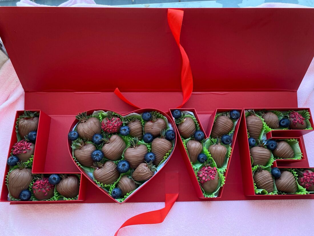 Коробки-признания L❤VE и I❤U